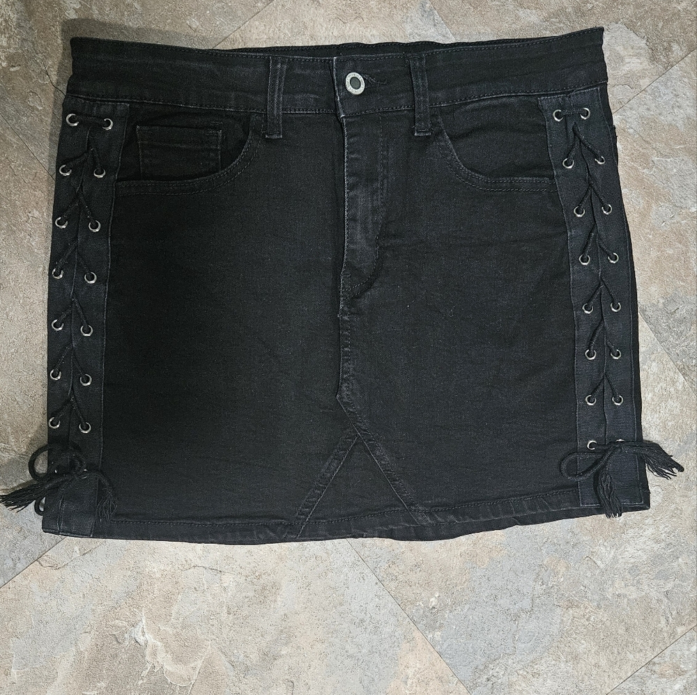 Angel Kiss Black Mini Stretch Skirt